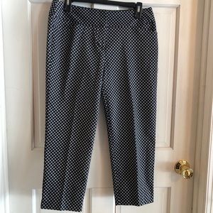 Worthington black print capris size 4